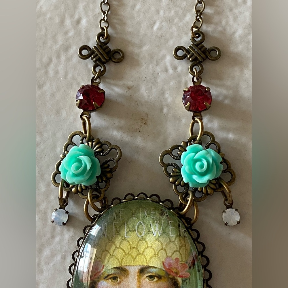 Vintage Brass Necklace with Artistic Lady Pendant - Picture 8 of 11